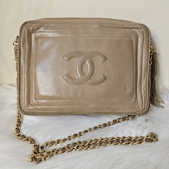 🐻 Chanel Camera Bag 🐻 - Picture 3 of 13